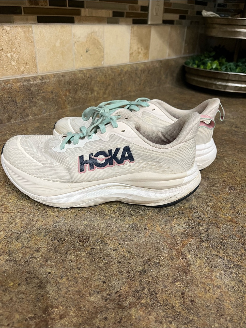 HOKA Skyflow Women’s 7.5 B Frost Rose Gold Running Shoes Athletic